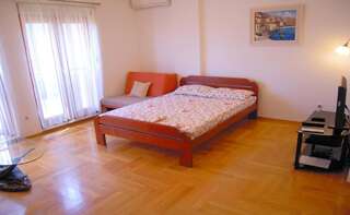 Апартаменты Renta Stanovi Podgorica Подгорица Apartment with River View (Millennium Bridge)-7